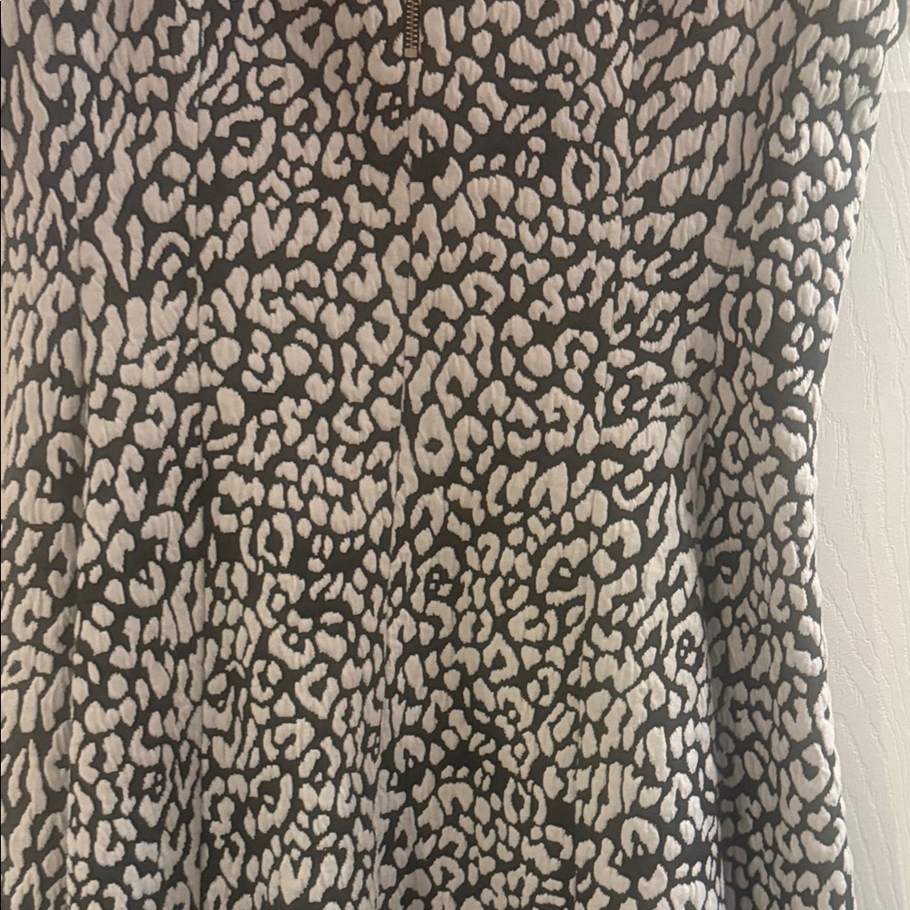 Kate Spade Black and White Animal Print Top with Gold Zipper - Picture 7 of 8